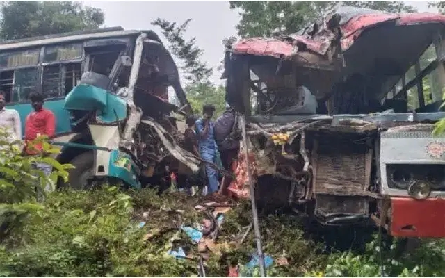 Private Bus Overturns in Shivamogga, Injuring Over 20 Passengers - News Karnataka