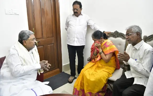 Renukaswamy's Parents Meet CM, Request Job for His Wife - News Karnataka