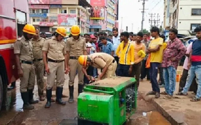 Timely Intervention Prevents Disaster at Udupi Petrol Pump - News Karnataka