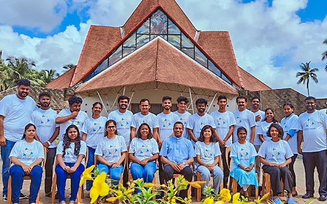 Twenty Young Leaders Commit to Become Lay Missionaries - News Karnataka