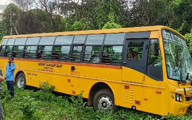 Alert School Bus Driver in Udupi Averts Potential Disaster - News Karnataka