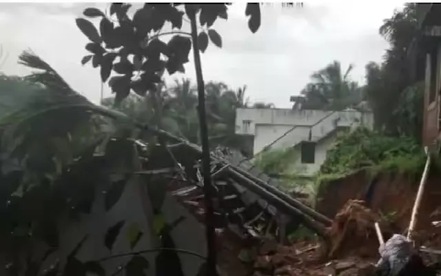 Wall Collapses in Puttur Due to Heavy Rains: Rescue Efforts Underway - News Karnataka