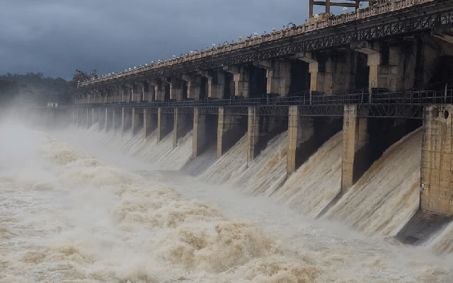 Shimoga on high alert as Gajanur dam reaches full capacity - News Karnataka