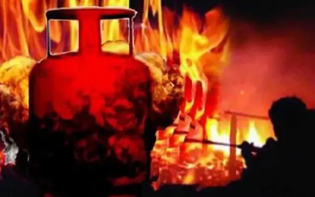 Gas Cylinder Explosion in Karkala Injures Woman and Damages Apartments - News Karnataka