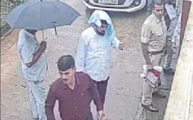 Intruders Posing as Officials Attempt Home Invasion in Manoor - News Karnataka