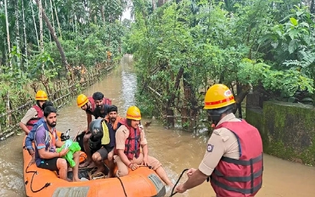 Phalguni River Floods Bantwal Area, Displaces Eight Families - News Karnataka