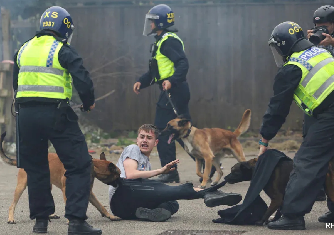UK Anti-Immigration Protests Surge: PM Starmer Warns "You Will Regret This" - News Karnataka