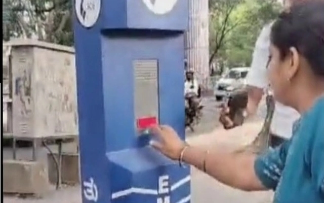 Bengaluru Introduces ‘Safety Island' Devices to Enhance Public Safety - News Karnataka