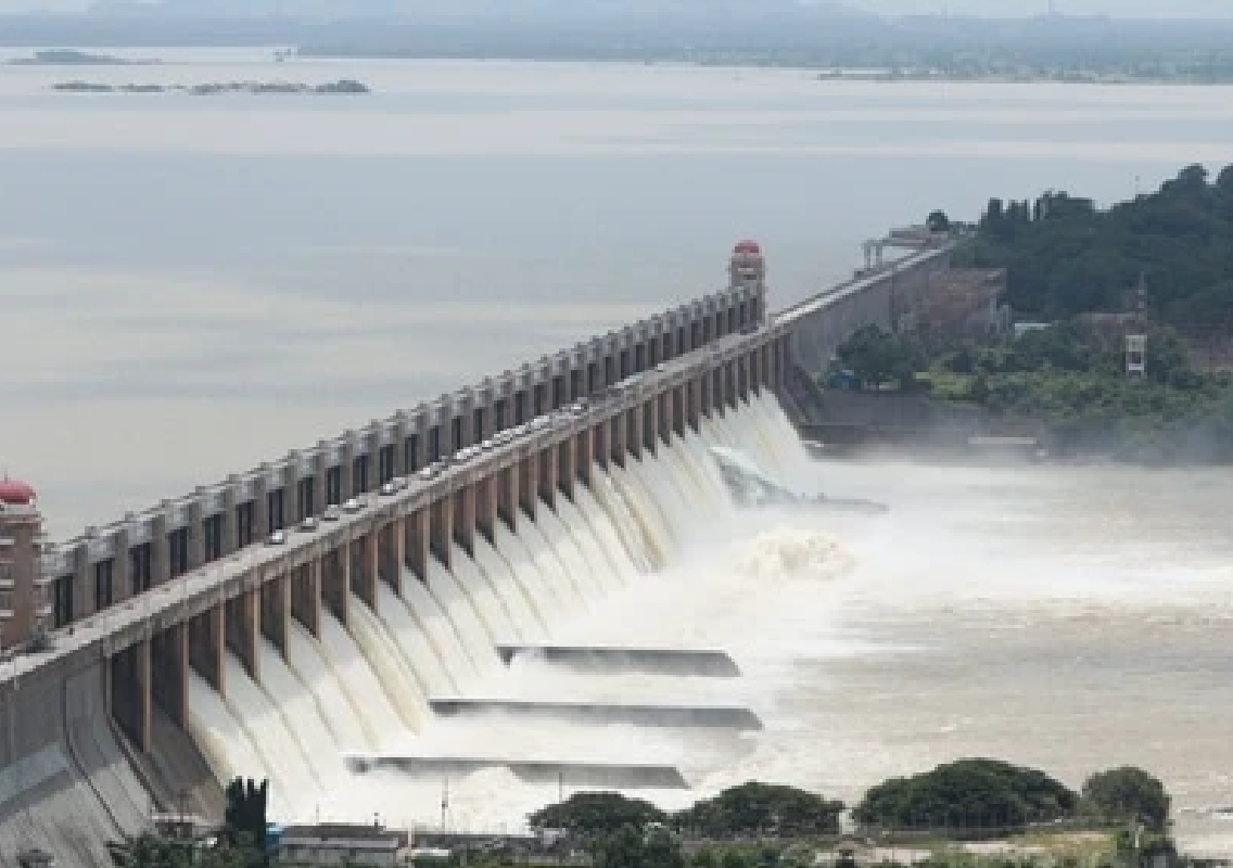 Warning Issued for Krishna River Basin Residents Following Dam Gate Failure - News Karnataka