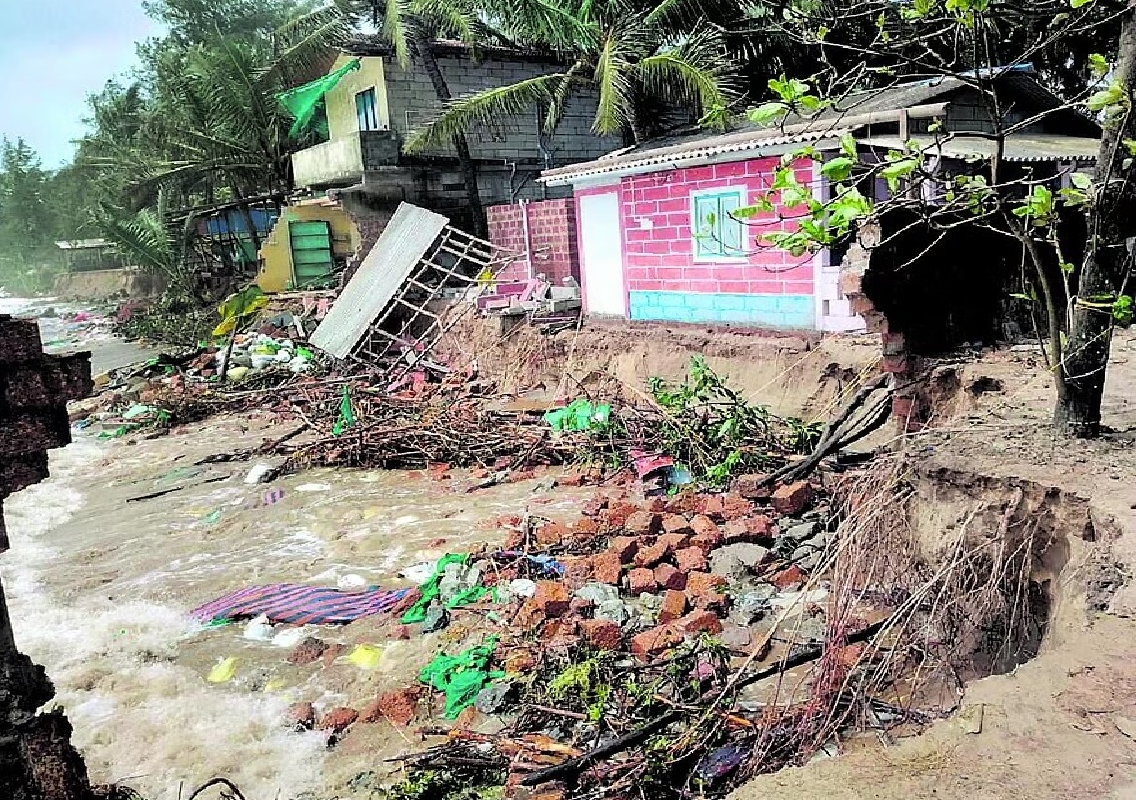 Sea Erodes Homes and Businesses in Ankola and Gokarna - News Karnataka