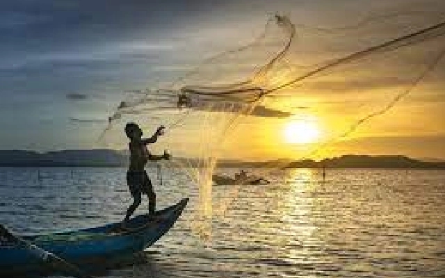 Violent Winds Halt Deep-Sea Fishing in Coastal Karnataka - News Karnataka