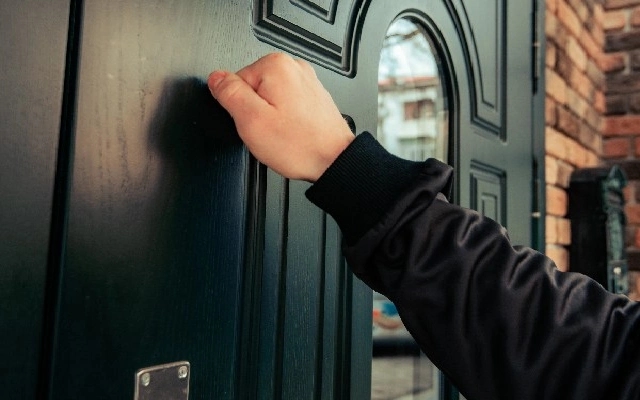 New Door-to-Door Scam in Bangalore: Urgent Wedding Fund Requests - News Karnataka