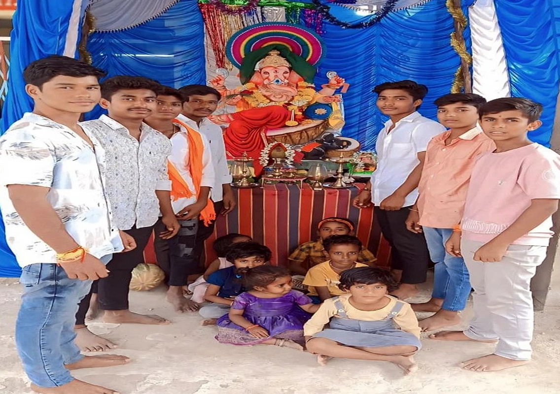 Hindu-Muslim Friends Celebrate Ganesh Chaturthi Together in Hunsagi - News Karnataka