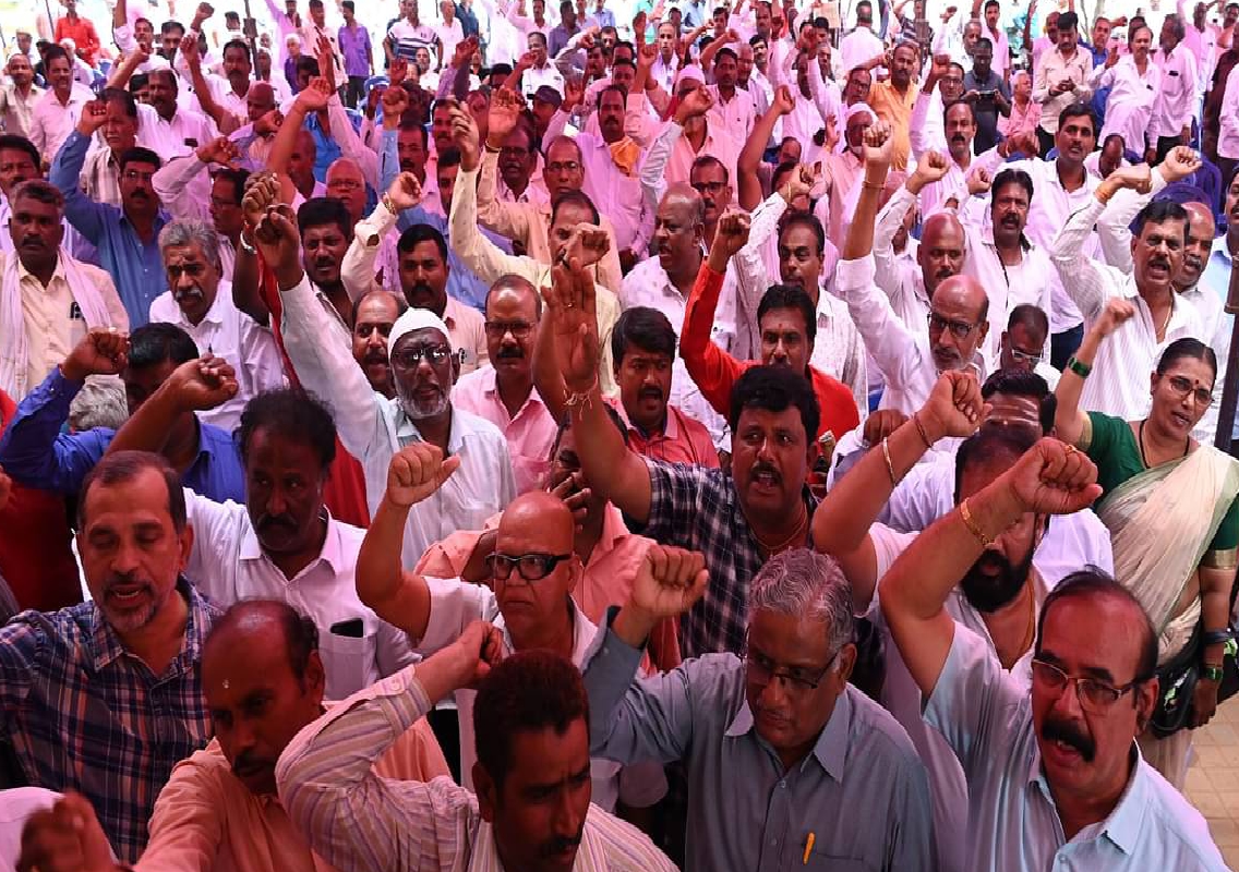 Karnataka RTC Employees Protest Over Unpaid Arrears and Financial Demands - News Karnataka