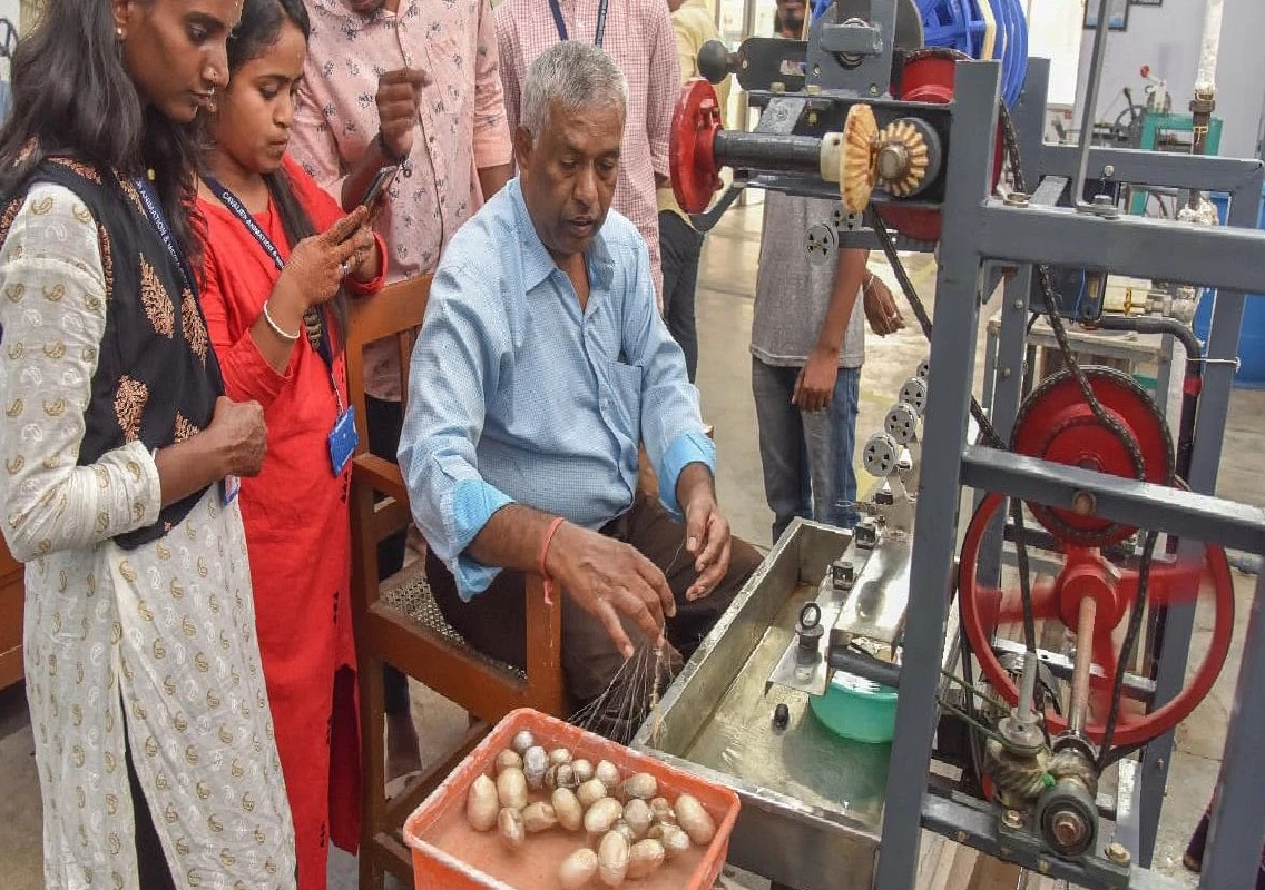 CSTRI to Introduce New Purity-Testing Technology for Silk Products - News Karnataka