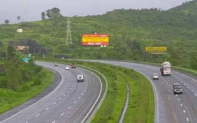 High-Speed Car Chase on NH 66 Shocks Local Villages - News Karnataka