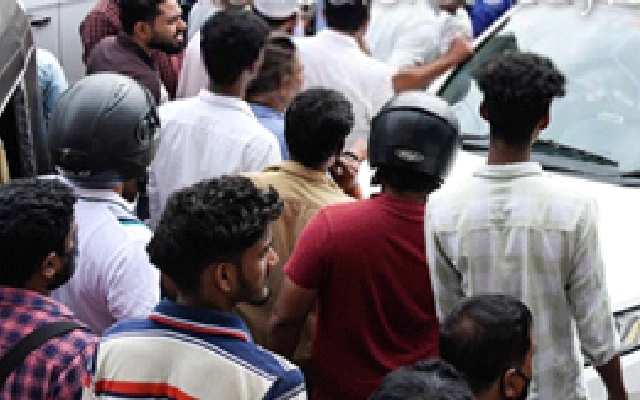 Man Found Dead in Parked Van in Mangaluru - News Karnataka