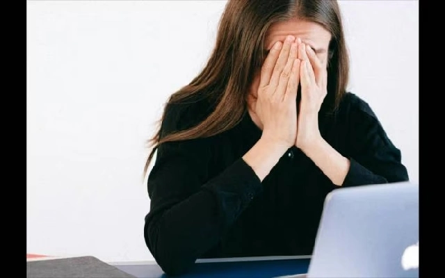 Bengaluru Woman Scammed of ₹51.29 Lakh by Cybercriminals Posing as Law Enforcement - News Karnataka