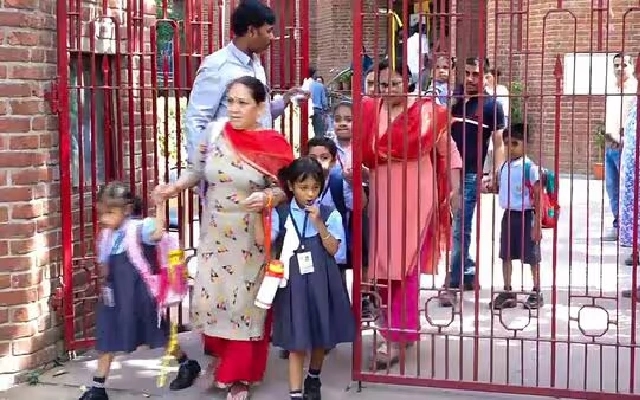 Tamil Nadu Schools Face Second Day of Bomb Threats - News Karnataka