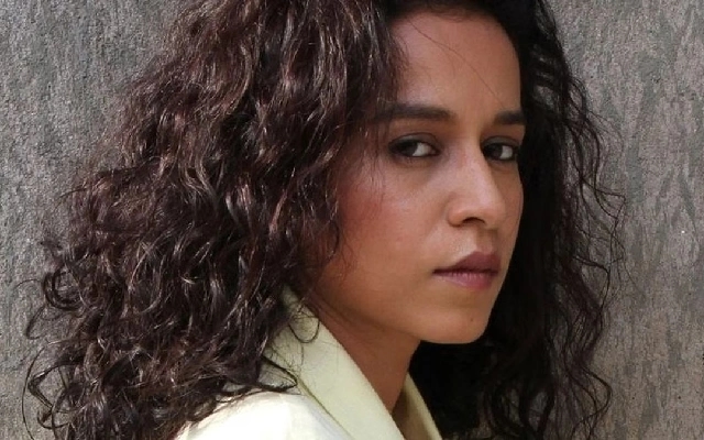 Actor Tillotama Shome Criticizes Air India for Communication Failures During Flight Delay - News Karnataka