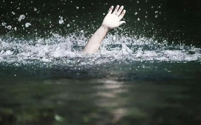 Man Washed Away in Flood Waters Found Dead After Two Days - News Karnataka