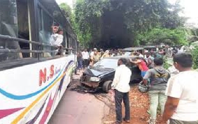 Four Injured in Collision Between Car and Bus in Ullal - News Karnataka