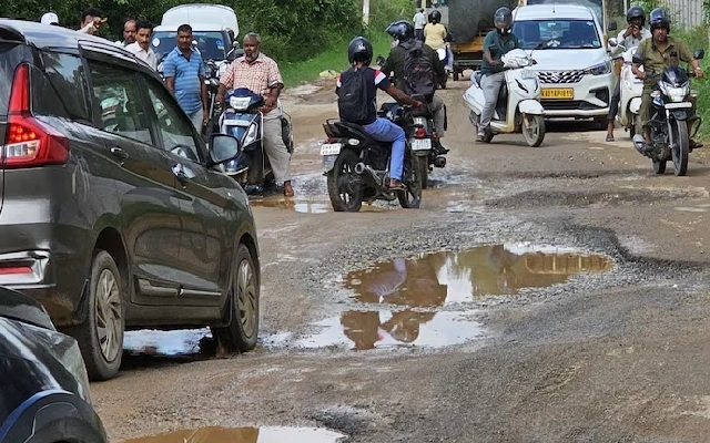 Bengaluru Entrepreneur Proposes ‘Pothole Rating App' to Address City's Road Issues - News Karnataka