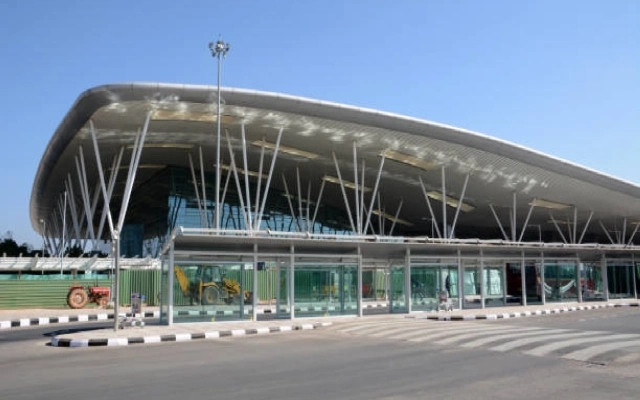Bengaluru Airport Faces Criticism Over Elderly Couple’s Wheelchair Experience - News Karnataka