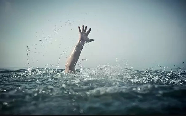 13-Year-Old Boy Drowns in Open Drain in Delhi’s Rajendra Park Extension - News Karnataka