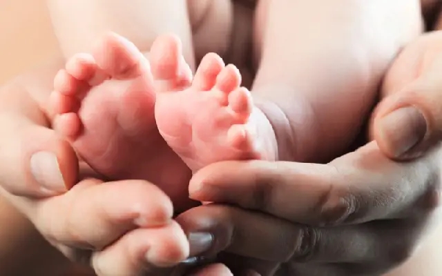 Abandoned Infant Rescued in Hyderabad, Police Investigating - News Karnataka