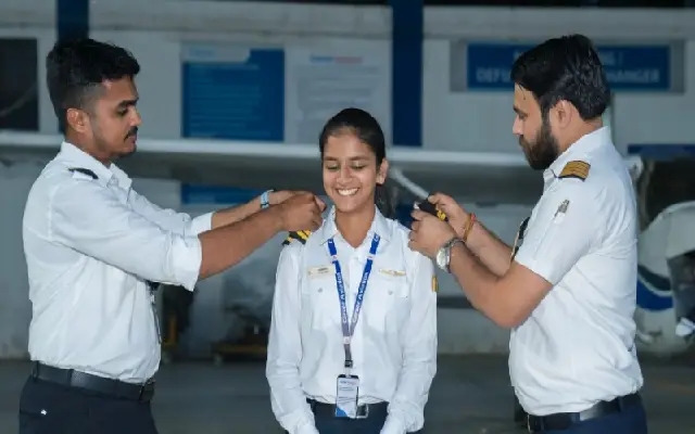 18-year-old Samaira from Vijayapura becomes youngest pilot in India - News Karnataka