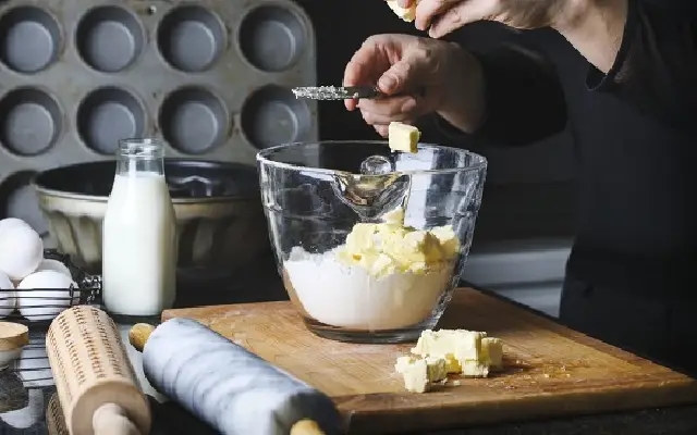 Rising butter prices set to make Christmas expensive for Pune bakers and consumers - News Karnataka