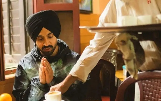 Diljit Dosanjh embraces Kolkata’s cultural legacy with a visit to Indian Coffee House - News Karnataka