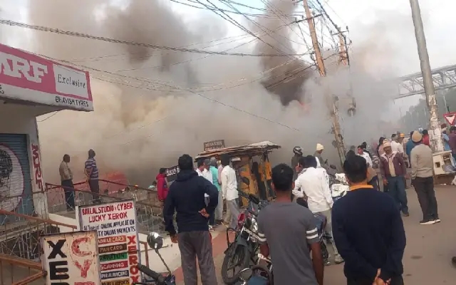 Three Shops Gutted in Fire at Tumakuru’s Ashok Nagar - News Karnataka