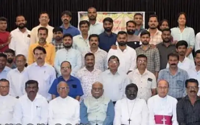 Bishop Gerald Isaac Lobo hosts aChristmas get-together for media personnel in Udupi - News Karnataka