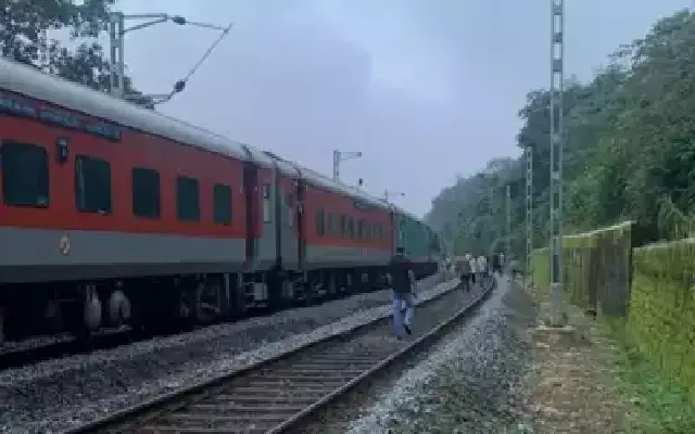 Special Festive Trains Announced for Christmas and Beyond - News Karnataka
