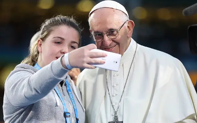 Papa Francis encourages students entering the workforce to stay true to their values - News Karnataka