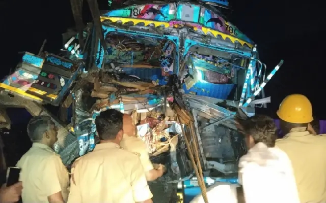 Mandya: Two tragic road accidents claim five lives - News Karnataka