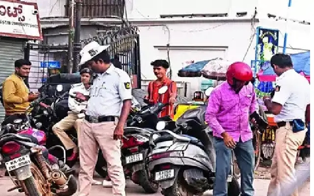 Bengaluru Traffic Police Collect Rs 6.4 Lakh in Fines During Special Drive - News Karnataka