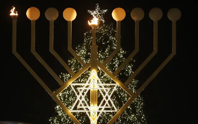 Hanukkah and Christmas align for the first time since 2005 - News Karnataka