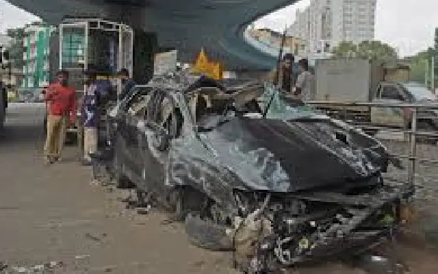 Fatal road crash in Bengaluru's BTM Layout leaves one dead, another injured - News Karnataka