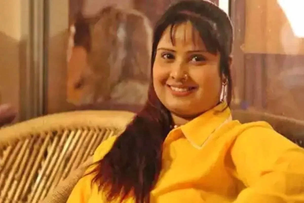 Bhojpuri Singer Devi Faces Backlash Over "Ishwar Allah" Line During Performance - News Karnataka