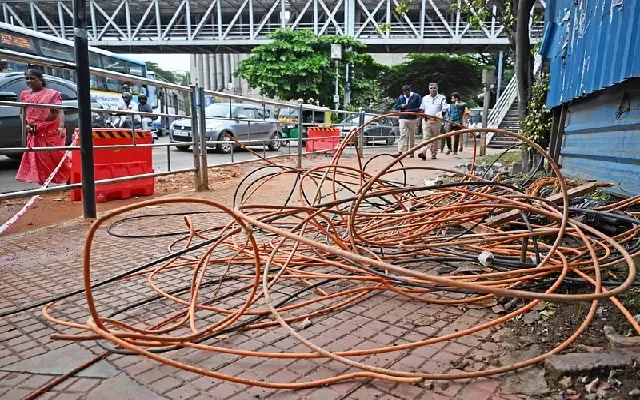 Chalukya Circle’s Pedestrian Struggles: A Case of Poor Urban Planning - News Karnataka