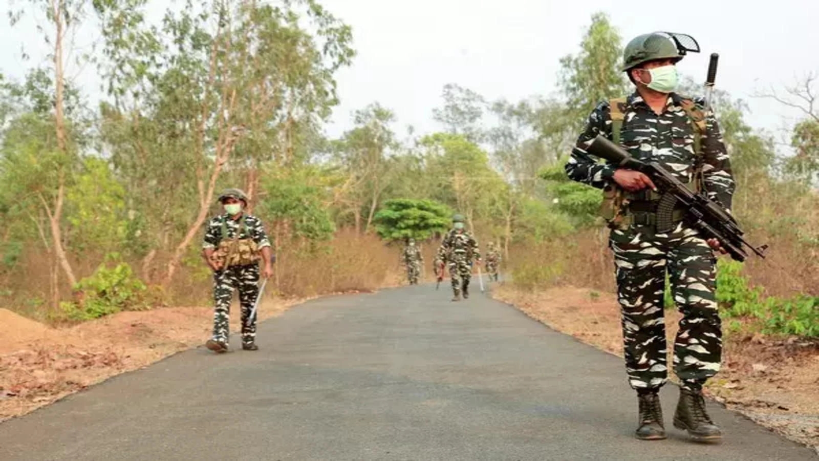 Security forces clash with Naxals in Chhattisgarh - News Karnataka