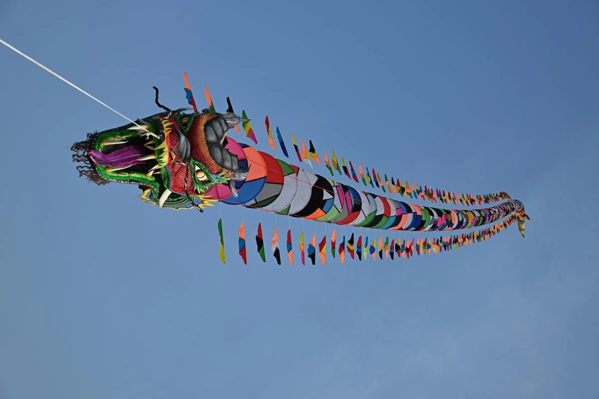 8th ONGC-MRPL International Kite Festival brings global flair to Mangaluru - News Karnataka