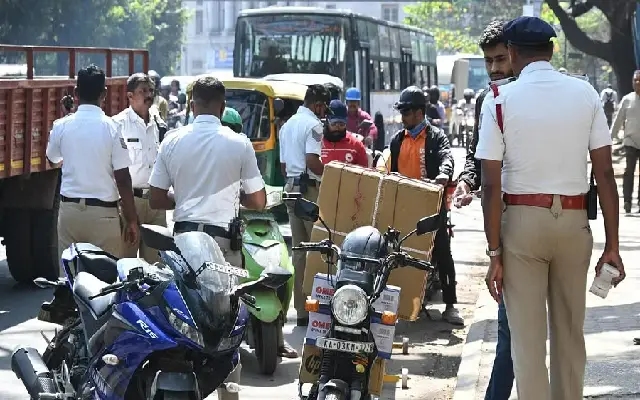Bengaluru Traffic Police Cracks Down on Wheelies and Drunk Driving - News Karnataka