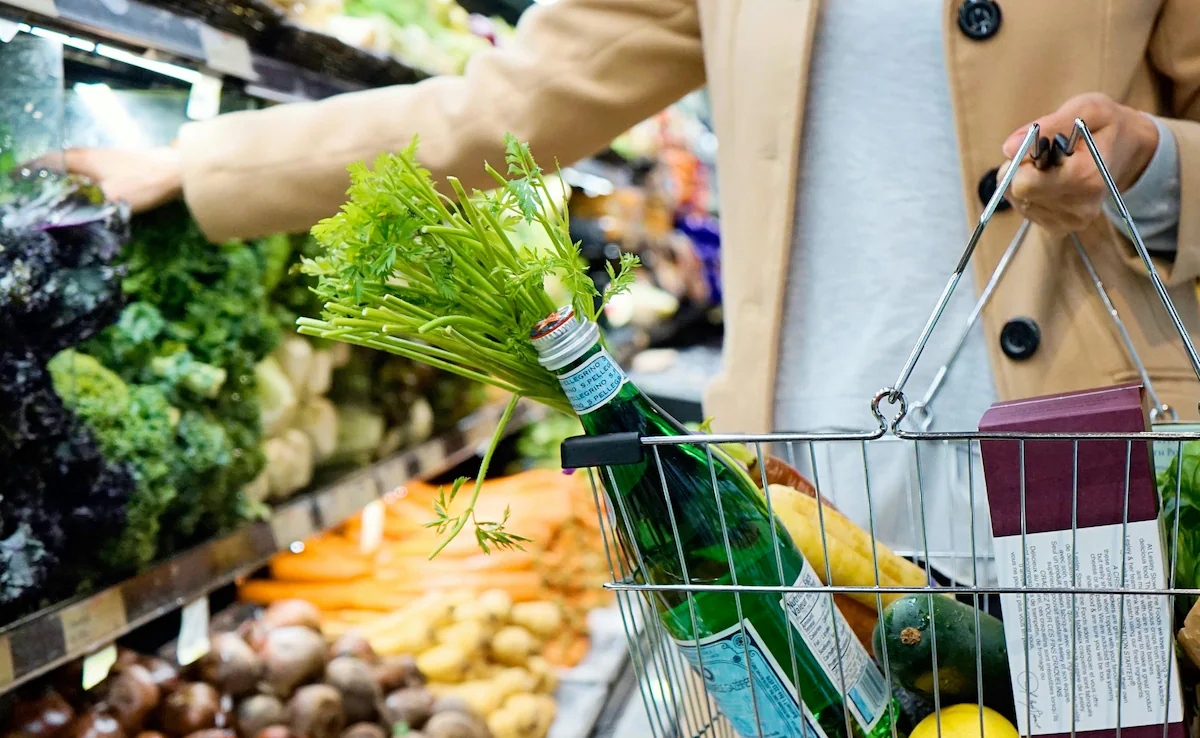 Woman uncovers husband's affair using supermarket rewards program - News Karnataka
