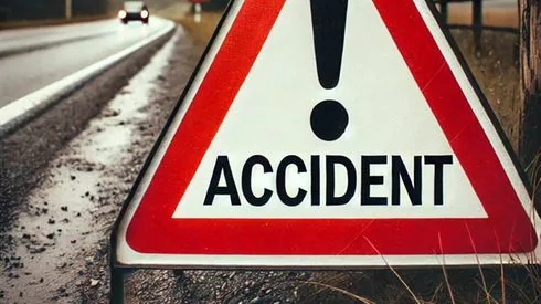 Car collides with truck in Santhekatte, driver and passengers injured - News Karnataka