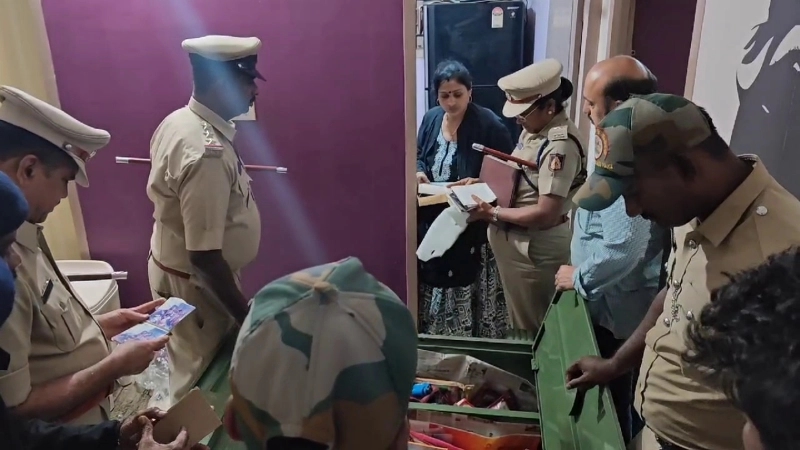 Chamarajanagar reels from massive burglary; valuables worth lakhs stolen - News Karnataka