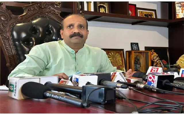 Former Udupi MLA Raghupathi Bhat Signals Political Comeback - News Karnataka